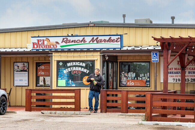 Locals flock to El Bronco Ranch Market not only for its authentic Mexican cuisine—like barbacoa tortas and chicken flautas—but also for its friendly, family-run atmosphere and fresh, house-made salsas.