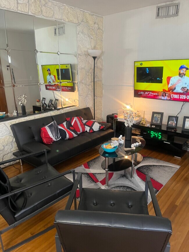 2015 SW 85th Ave unit in single family, Miami, FL 33155 - photo 4