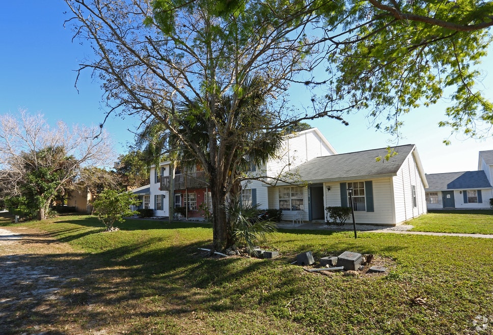 5330 16th Place SW, Naples, FL 34116 - photo 1