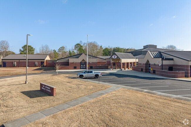 Bay Springs Middle School has a student to teacher ratio of 17 to 1.