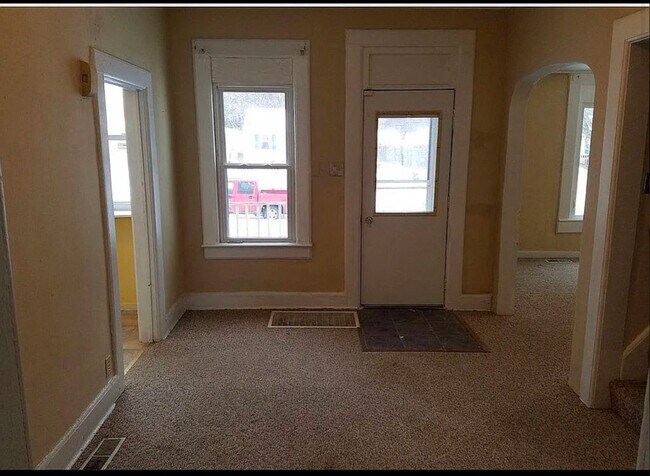 1402 E Fox St, South Bend, IN 46613 - photo 6