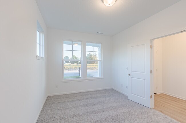 16042 Meadow Frost Ct, Fishers, IN 46037 - photo 5