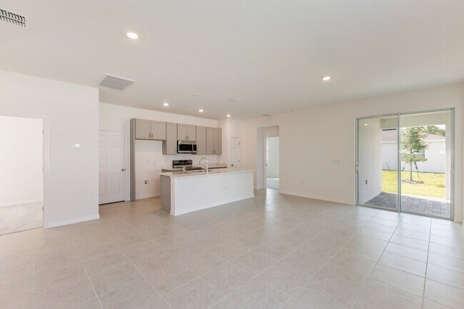 9008 Wildlight Trail unit 36465245, Wildwood, FL 34785 - photo 7