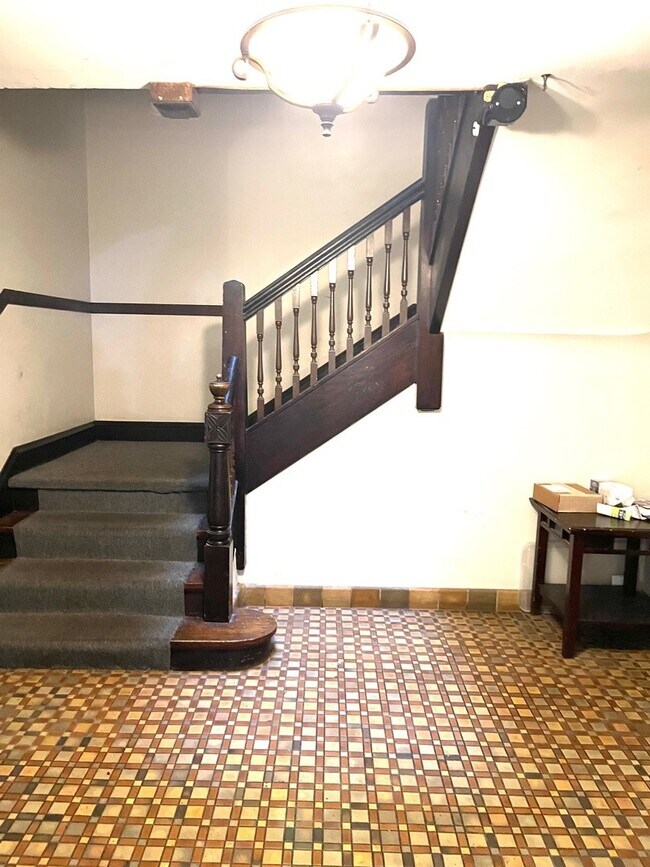 1527 W Pratt Blvd, Chicago, IL 60626 - photo 7