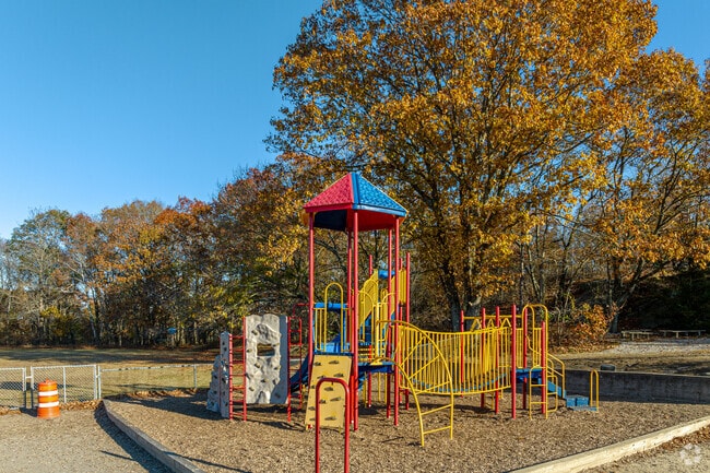 Bernon Heights Elementary School has a place for active fun and creativity.