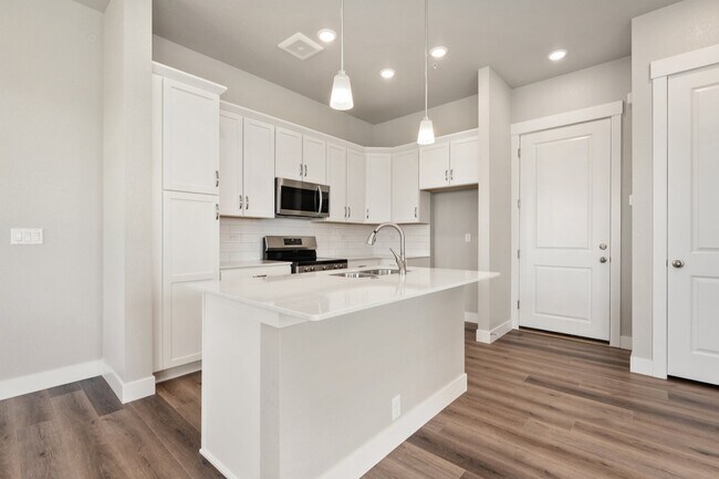 6789 Maple Leaf Dr, Timnath, CO 80547 - photo 4