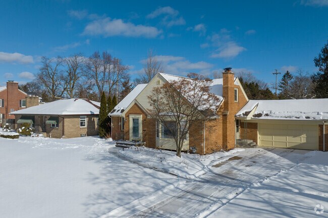 Craftsman style homes line the streets as well in the Michigan Oaks neighborhood.
