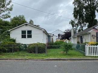276 Linden Ave, Middletown, NJ 07748