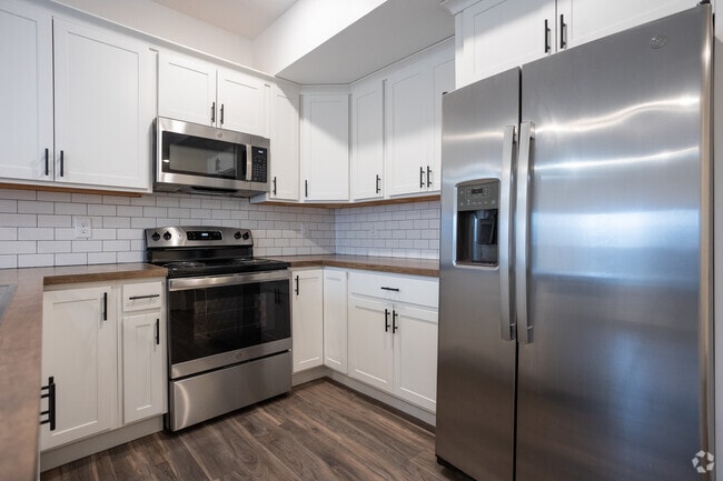 The Vue at Rivertown Park Townhomes, Wyoming, MI 49418 - photo 6