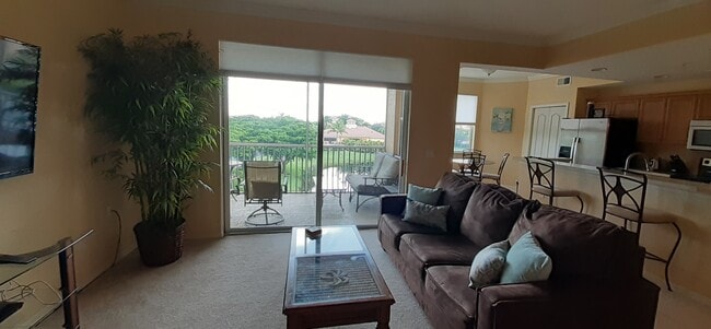 8270 Pathfinder Loop unit 832, Fort Myers, FL 33919 - photo 4