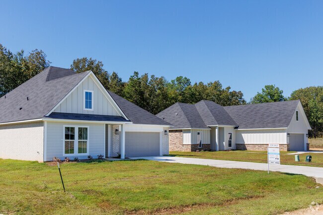 New development in Frierson, on a quiet cul de sac off a country road.