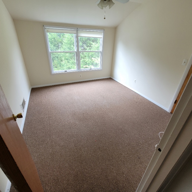 22 Ryle Ave unit 2nd Floor, Little Falls, NJ 07424 - photo 4