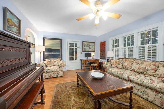 630 Pleasant St unit ID1317409P, Saugatuck, MI 49453 - photo 5