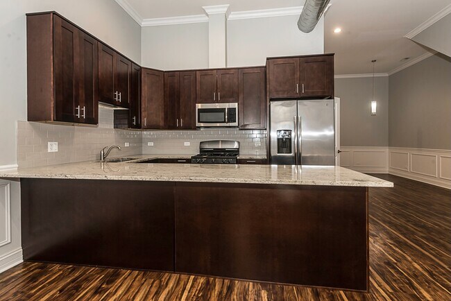 3336 W Irving Park Rd unit K03J, Chicago, IL 60618 - photo 3