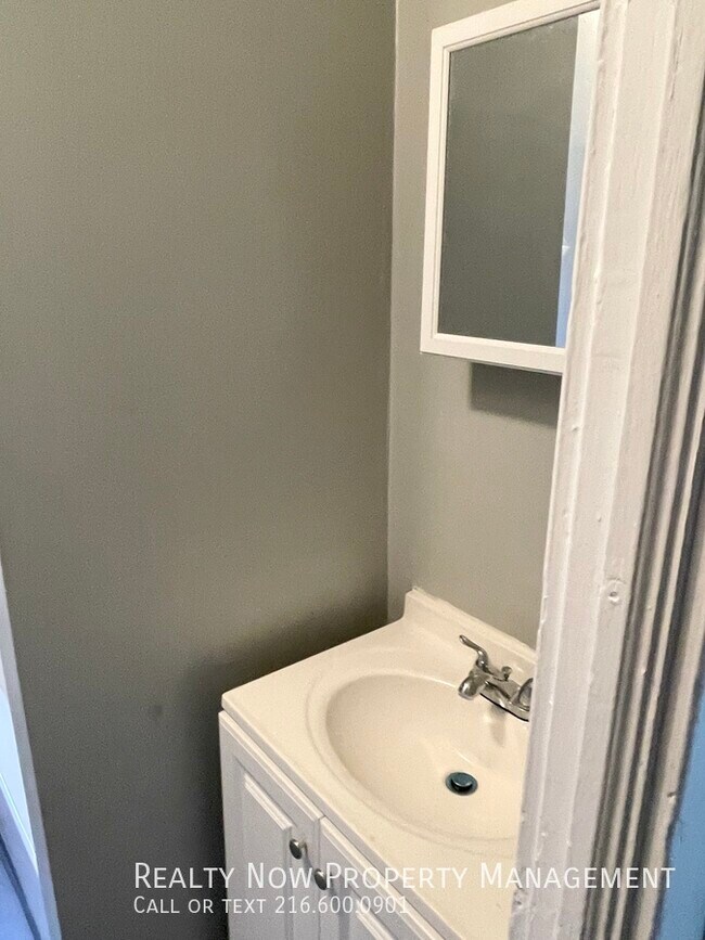 2670 W 41st St unit 1, Cleveland, OH 44113 - photo 2