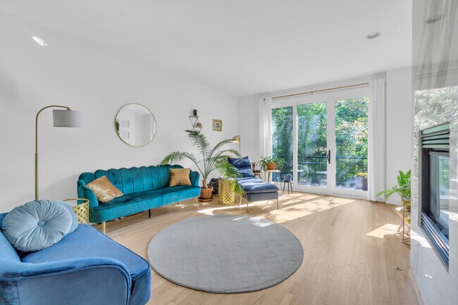 1619 N Franklin St, Denver, CO 80218 - photo 5