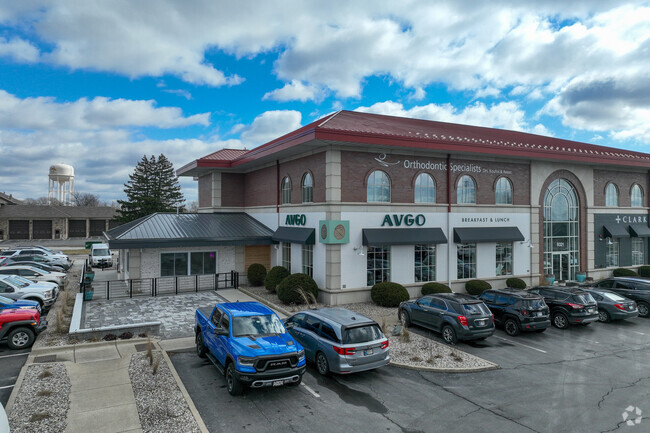 Residents of St. John enjoy having brunch at AVGO.