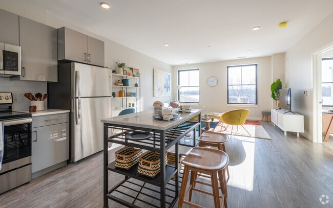 2BR, 1BA - 736 SQ FT