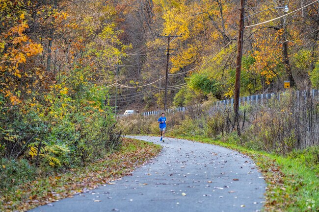 Many joggers in the South Hills take advantage of near by trails like Deckers Trail.