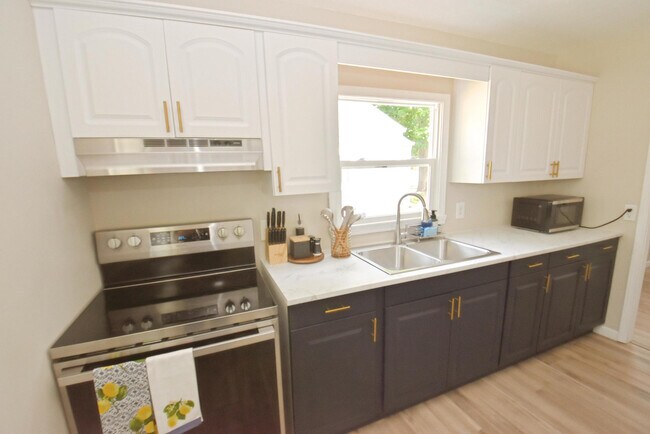 517 Napoleon St unit ID1037677P, South Bend, IN 46617 - photo 3