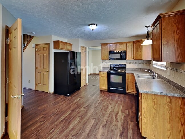 5734 Cedar Lawn Dr, Groveport, OH 43125 - photo 4