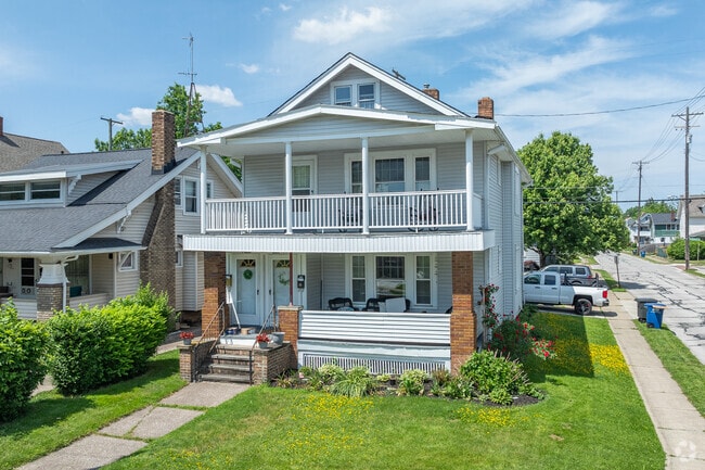 Duplexes are popular among Lakewood renters and make for great investments opportunities.