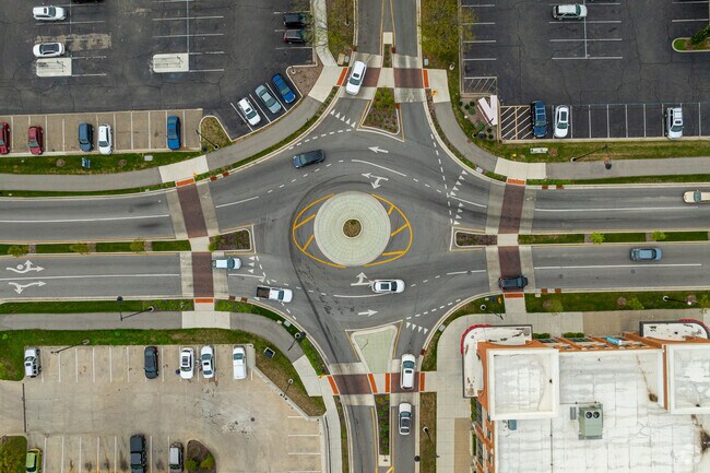 Roundabout's make traveling in Downtown Carmel a breeze.