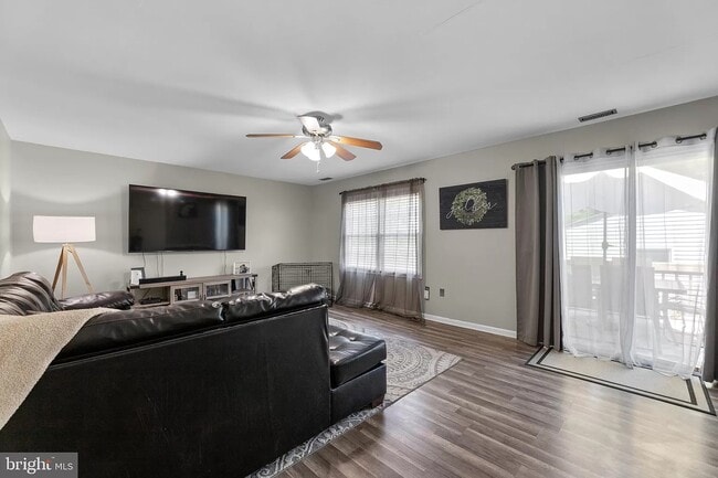 1196 Spruce Ave, Shady Side, MD 20764 - photo 5