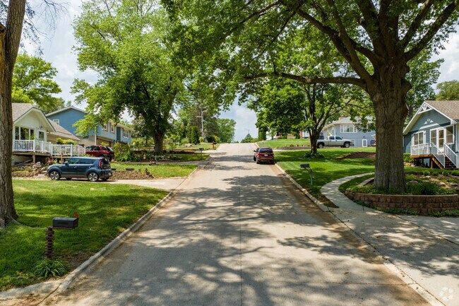 You will find the West Dodge neighborhood is well shaded.