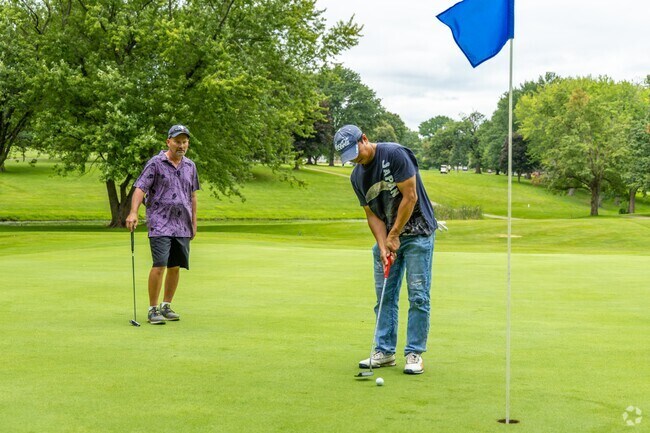 Bunn Golf Course is located in the neighborhood of Bunn Park.