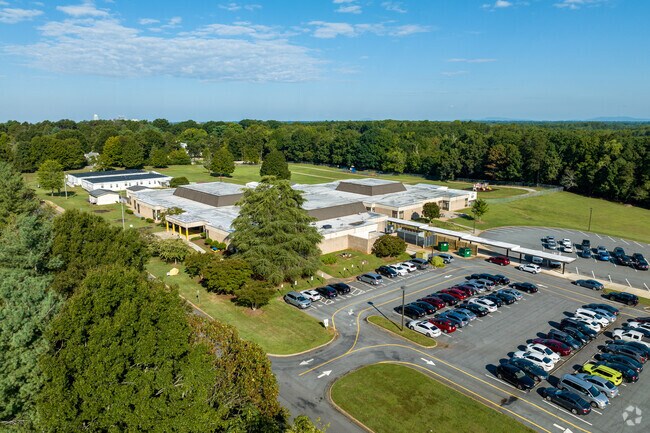 The Hall-Woodward Elementary School is home to the Jets in Reynolda Forest/Salem Lake.