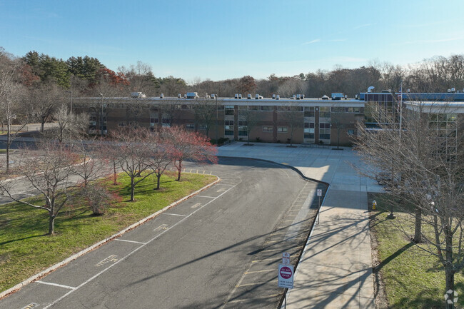 Miles River Middle School is a highly rated, public school located in Hamilton.