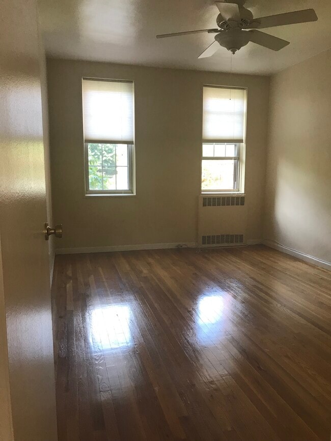 Fleetwood Park Cooperative unit A35, Bronxville, NY 10708 - photo 2