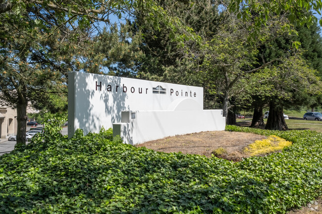 Harbour Pointe caters to folks looking to be near nature, as well as shopping and dining.
