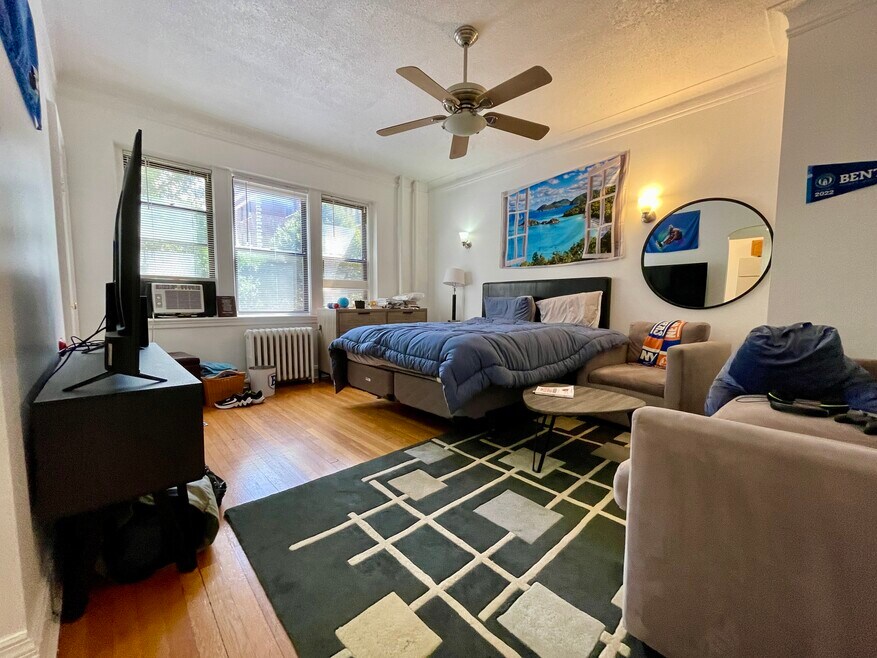 141 Englewood Ave unit 1, Brighton, MA 02135 - photo 1