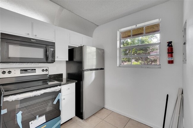 855 NW 103rd Terrace unit 201, Pembroke Pines, FL 33026 - photo 2