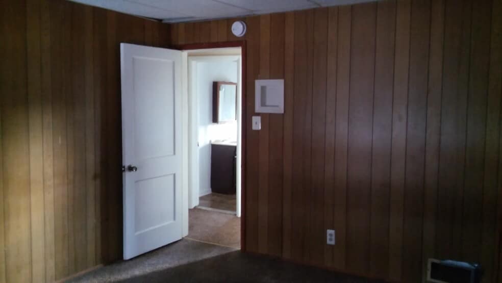 3719 Saint Victor St, Brooklyn, MD 21225 - photo 1