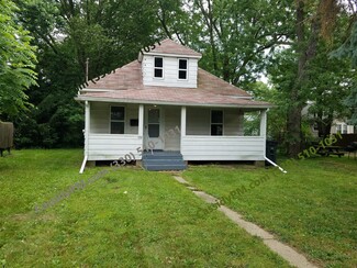 1250 Delos St, Akron, OH 44306