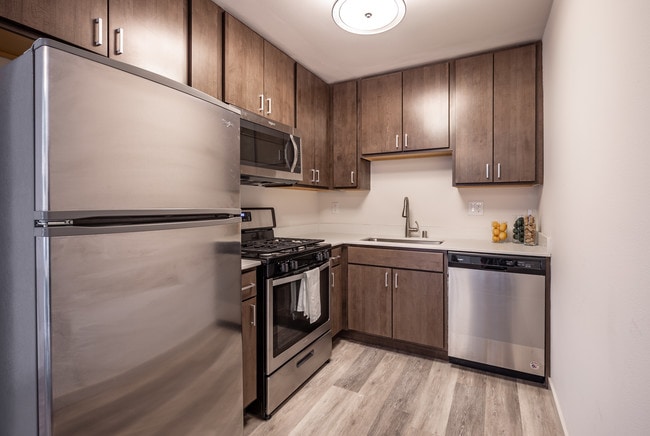 2867 S Kinnickinnic, Milwaukee, WI 53207 - photo 7