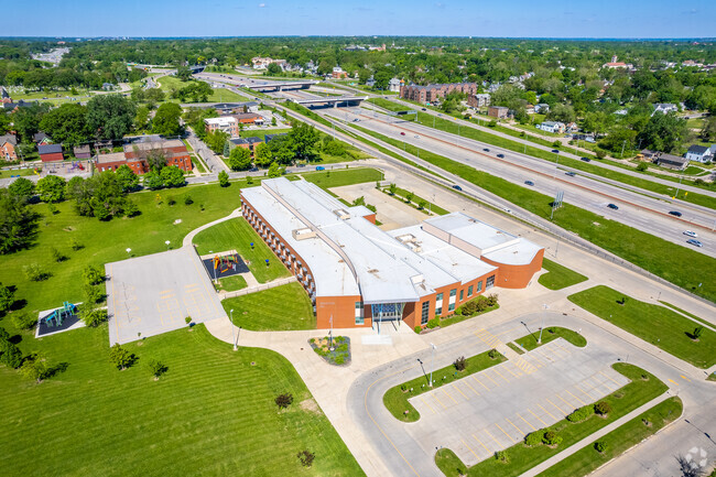 Edmunds Elementary serves students in grades K-5.