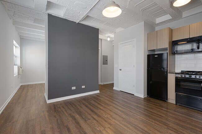 5722 N Winthrop Ave unit 408, Chicago, IL 60660 - photo 5