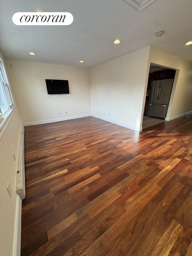 1-85 Beach 61st St, Queens, NY 11692