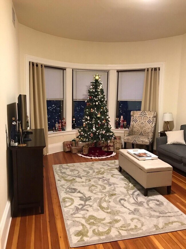 1485 Beacon St Unit 32, Brookline, MA 02446