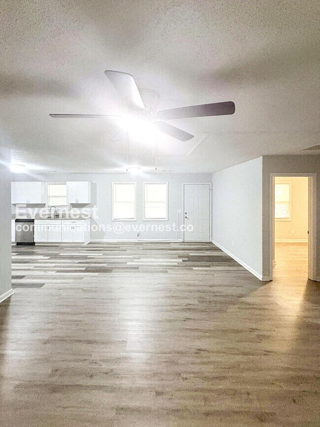 727 W Creek Cir, Monroe, GA 30655 - photo 5