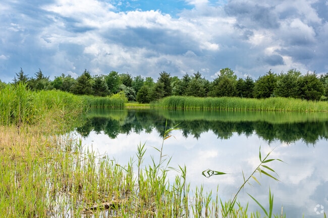 The Sycamore Winery has access to beautiful lakes next door to Tecumseh.