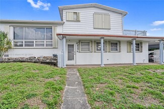 141 Mcarthur Pkwy Unit 2 UPDATED, Pembroke Pines, FL 33024
