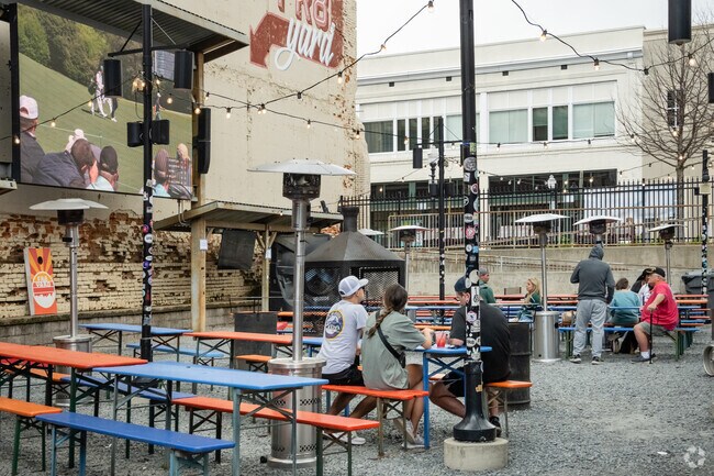 Fr8yard is an outdoor venue with great drink selections near Forest Park.