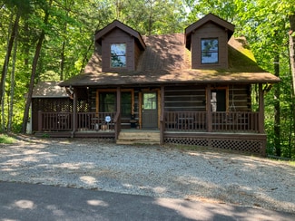 1315 Indian Ct, Pigeon Forge, TN 37876