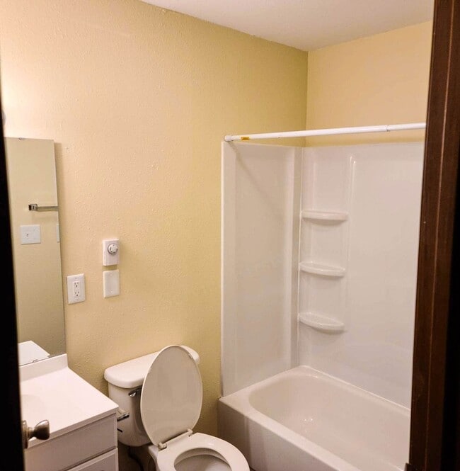 306 Kansas Unit 7, Longton, KS 67352