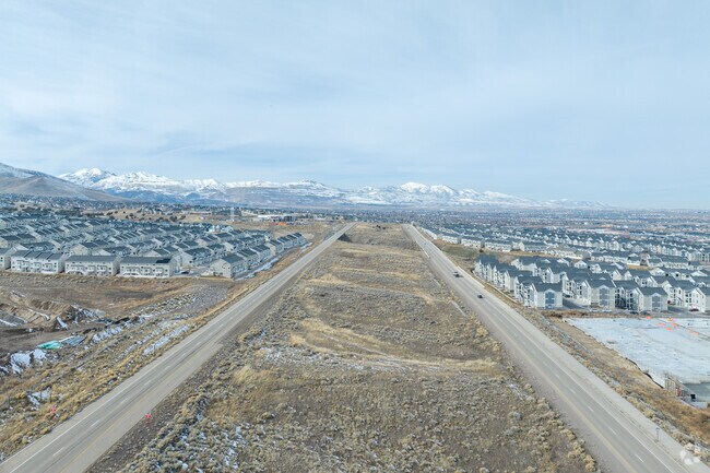 The Mountain View Corridor Highway serves the Bluffdale neighborhood.
